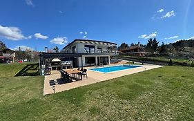 Luxury Villa Rafaela-private pool, BBQ&Games Ιδανικη για παρεες